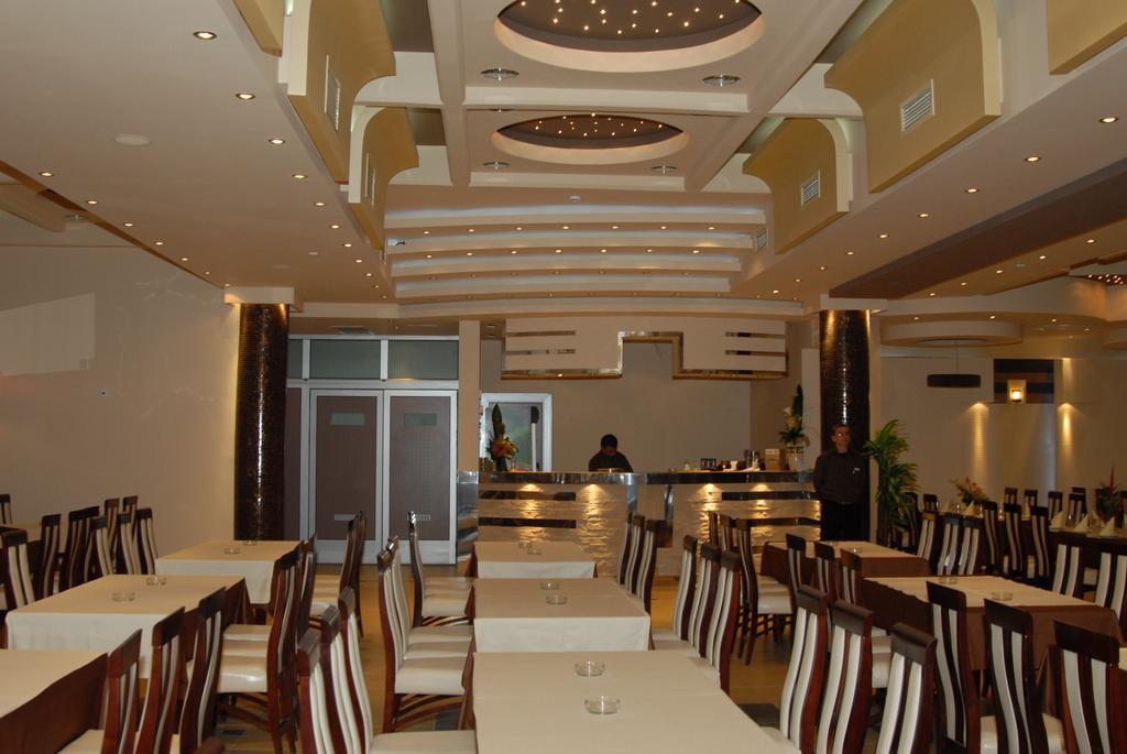 Hotel Zeneva Lux Kragujevac Bagian luar foto